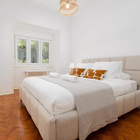 3db- Walk Everywhere From Bright And Stylish In An Exceptional Location Lisbon