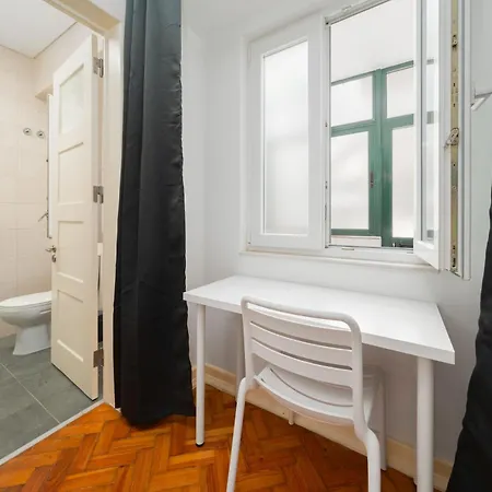 3db- Walk Everywhere From Bright And Stylish In An Exceptional Location Apartment *